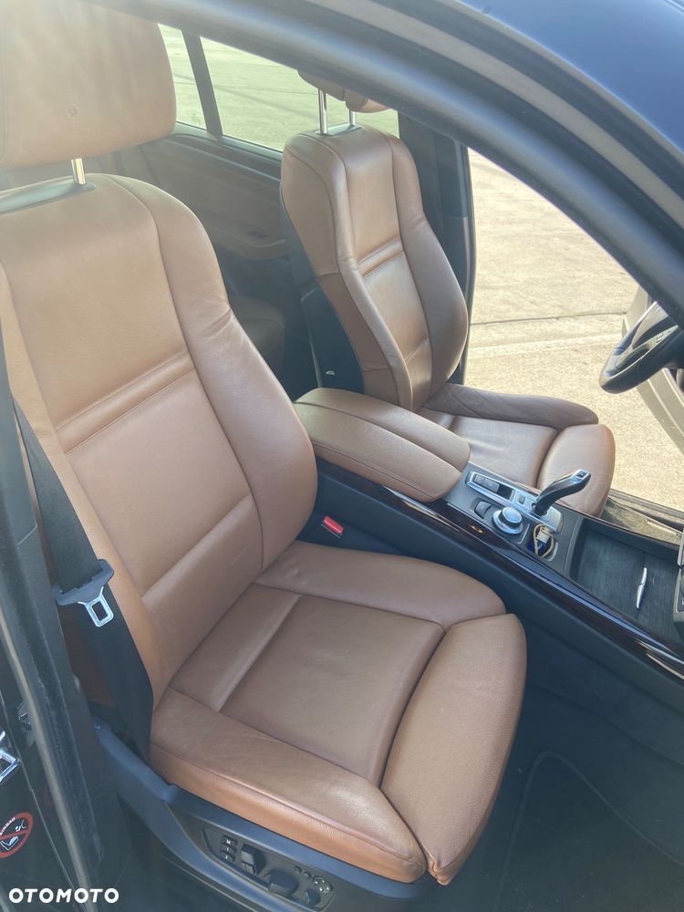 BMW X5 4.8i xDrive - 13