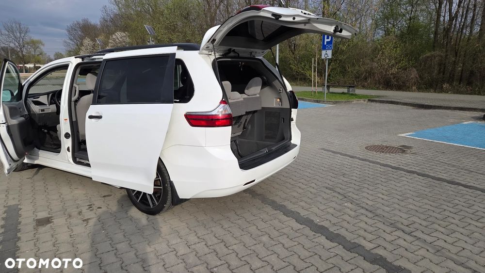 Toyota Sienna - 19
