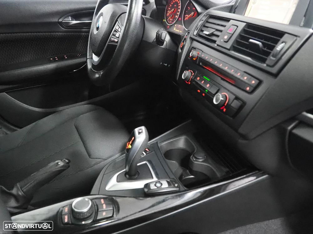 BMW 118 dA Pack M - 16