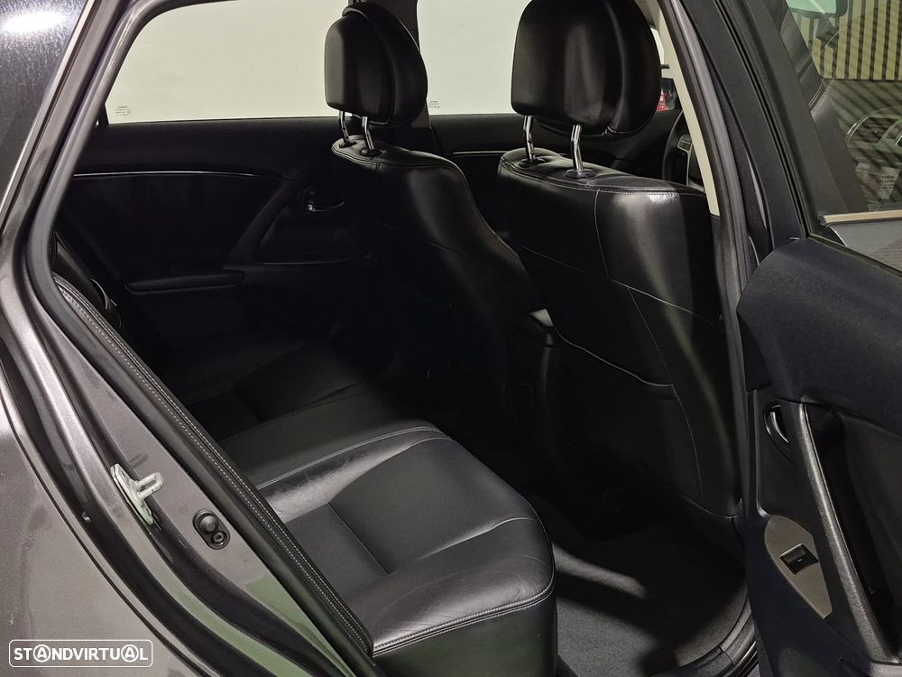 Toyota Avensis 2.0 D-4D Exclusive +Pele+GPS — fotografia 26