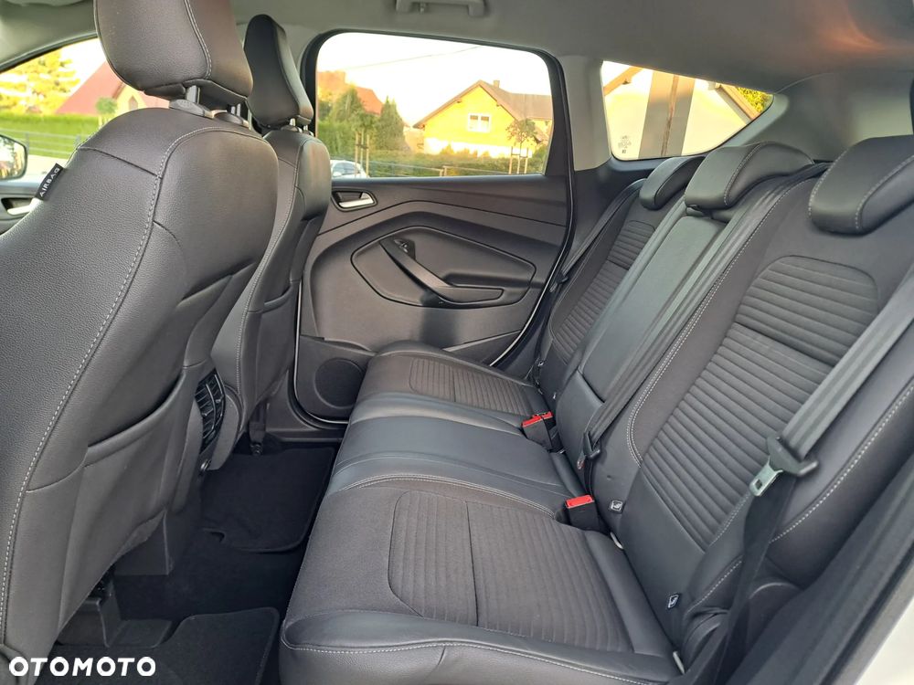Ford Kuga - 17