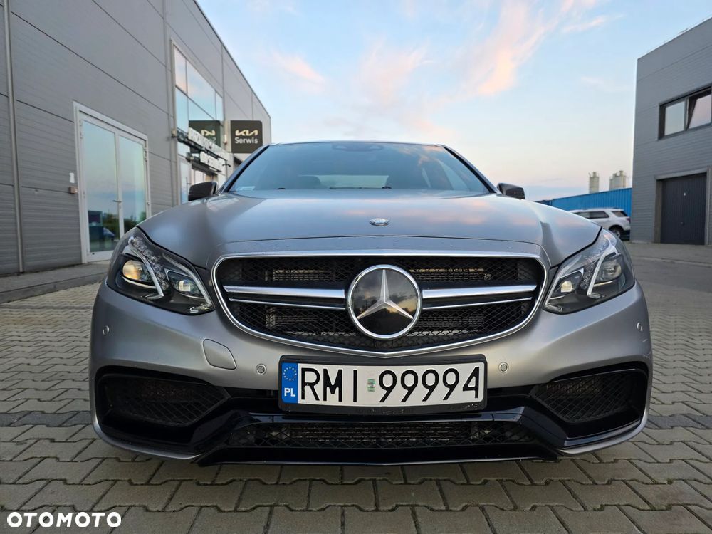Mercedes-Benz Klasa E 63 AMG S 4-Matic - 9