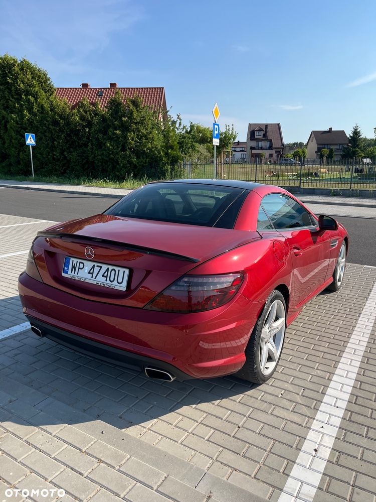 Mercedes-Benz SLK 200 CGI - 5