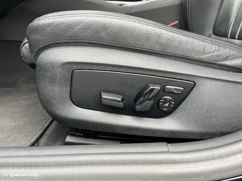 BMW 520 d Pack Desportivo M Auto - 26