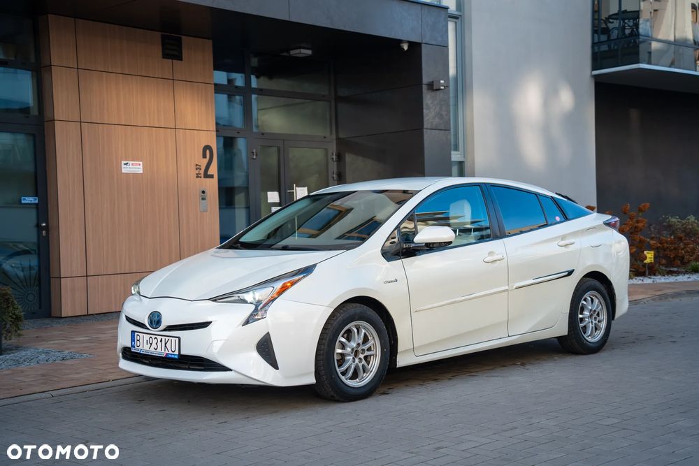 Toyota Prius 1.8 HSD Prestige - 3