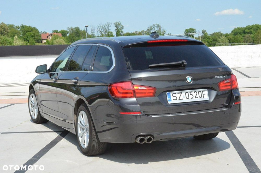 BMW Seria 5 520d Luxury Line - 11