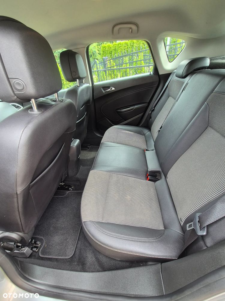 Opel Astra 1.6 - 9