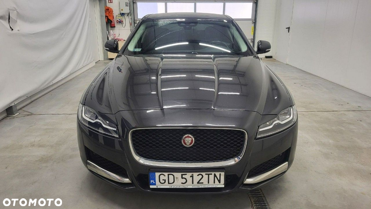 Jaguar XF 2.0 T Prestige - 2