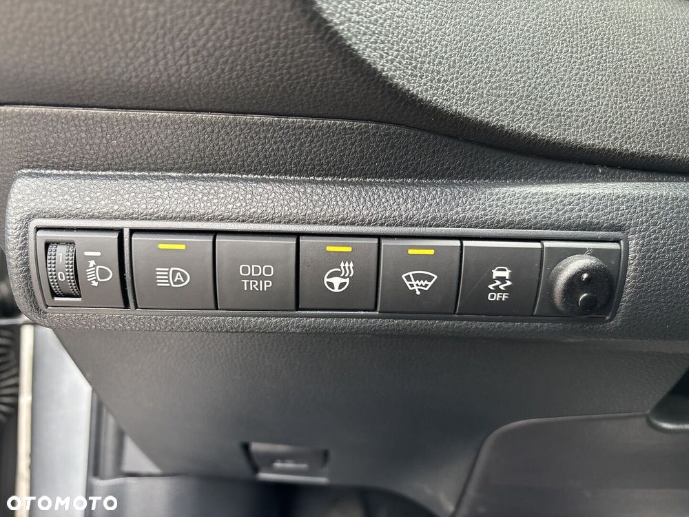 Toyota Corolla 2.0 Hybrid Comfort - 18