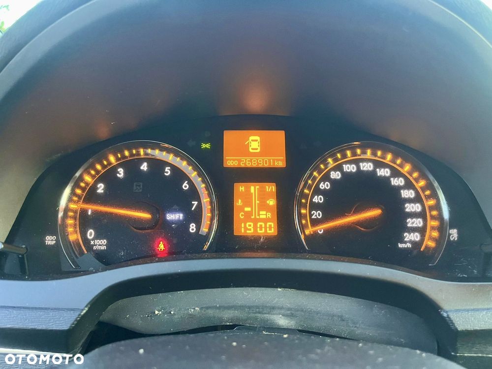 Toyota Avensis 1.8 Sol - 15