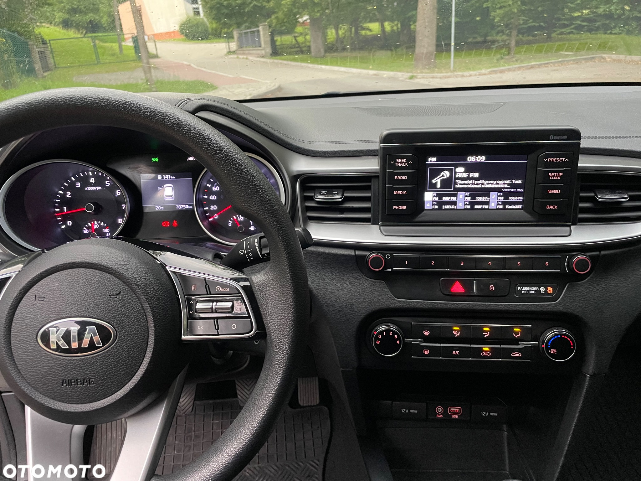 Kia Ceed 1.4 L - 8