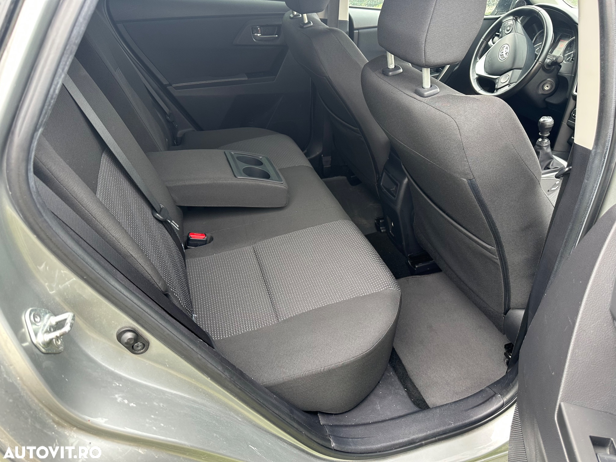 Toyota Auris 2.0 D-4D Edition - 8