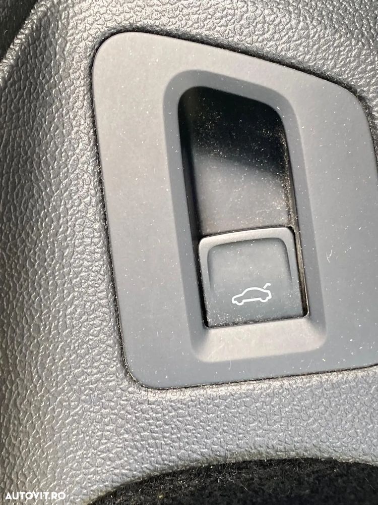 Volkswagen Passat Variant 2.0 TDI DSG 4Motion Highline - 19