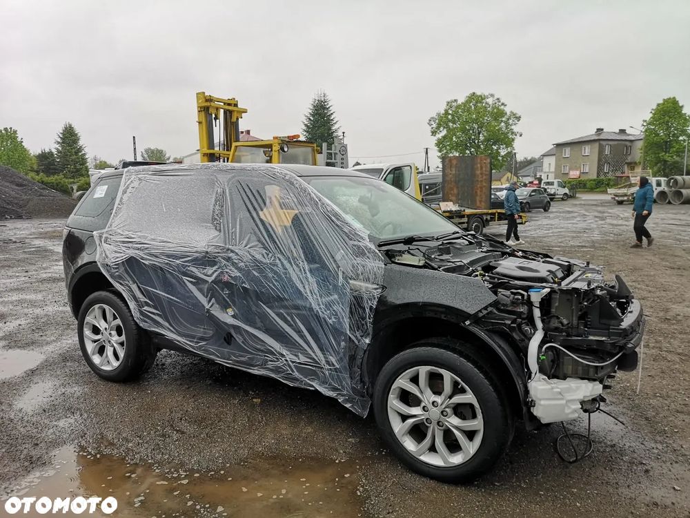 Land Rover Discovery Sport TD4 HSE Luxury - 12