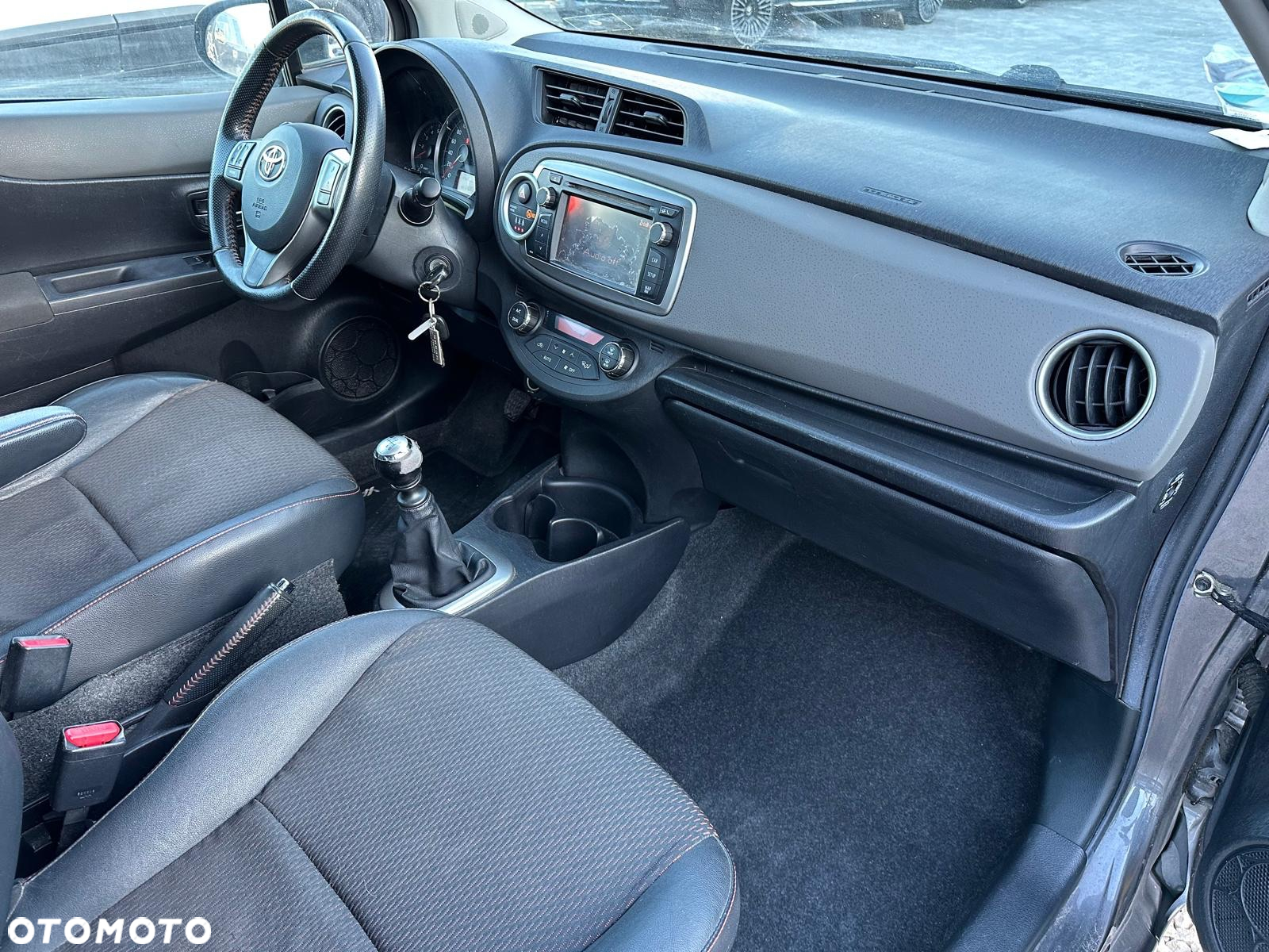Toyota Yaris - 10