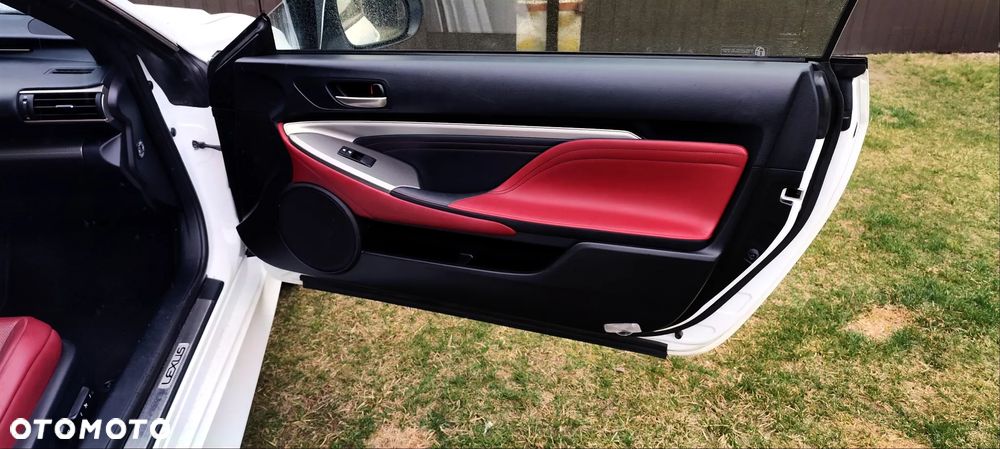 Lexus RC 200t / 300 F Sport - 23