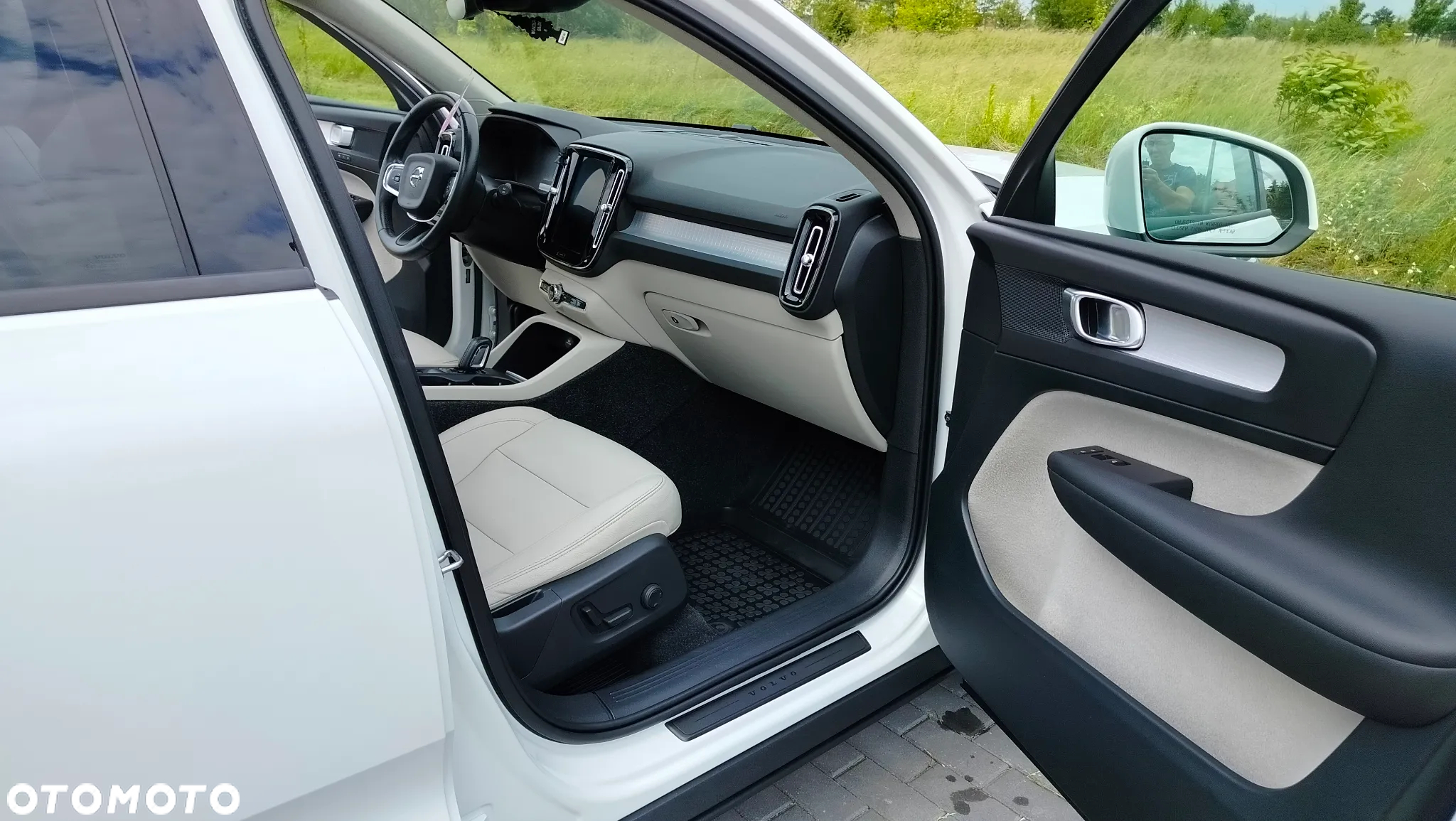 Volvo XC 40 T5 AWD Momentum Pro - 28