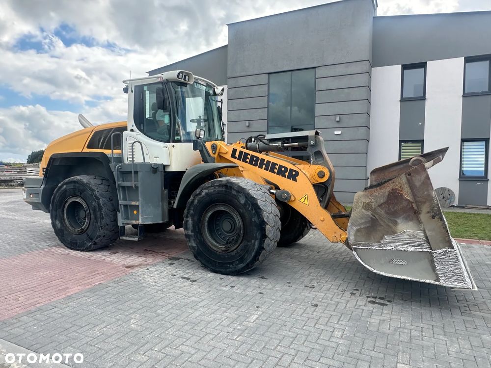 Liebherr L556 - 12