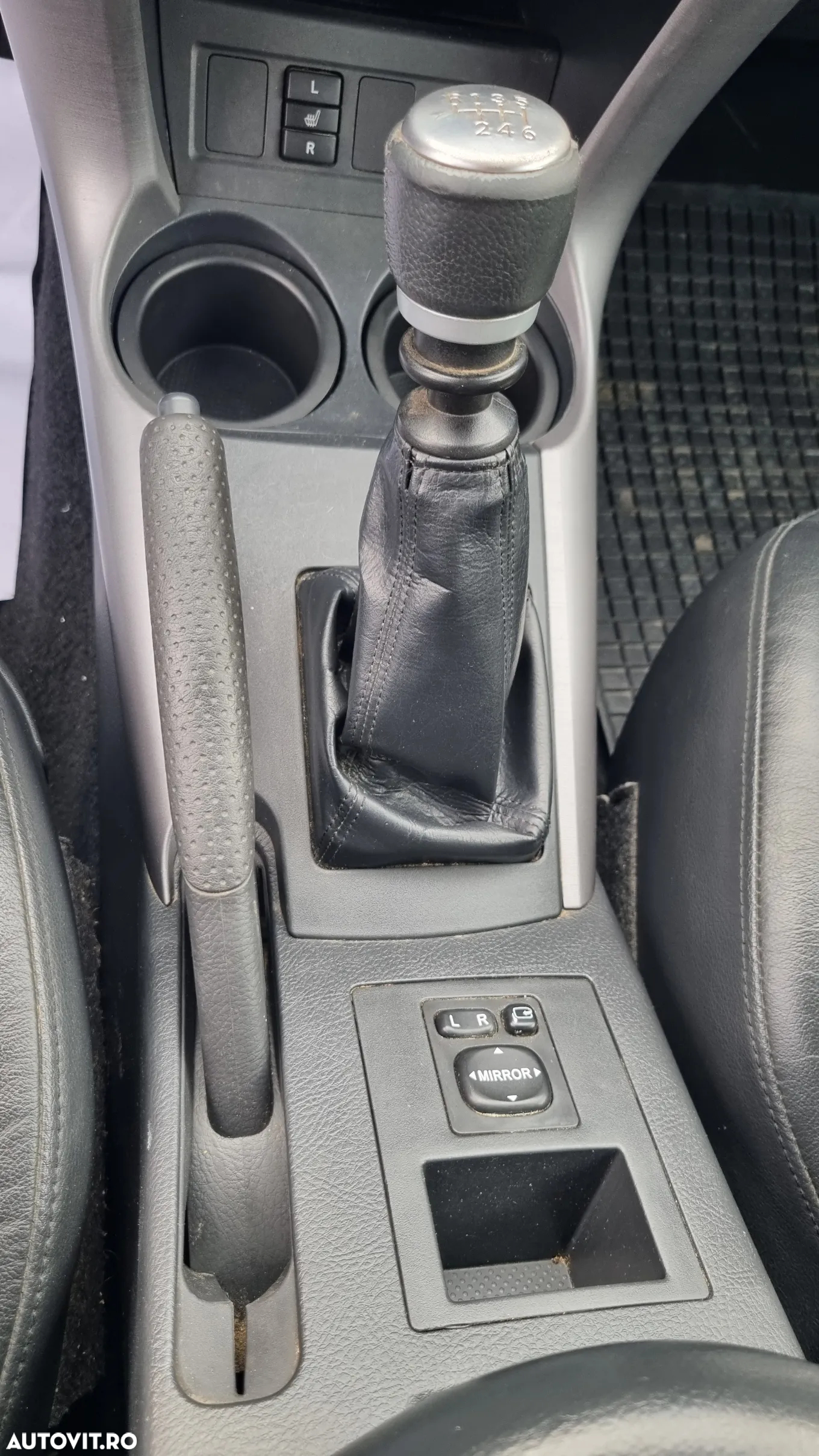 Toyota RAV4 2.2L D-CAT M/T Luxury - 17