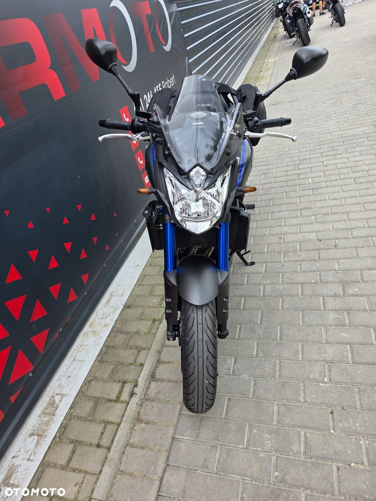 Yamaha FZ8 - 17