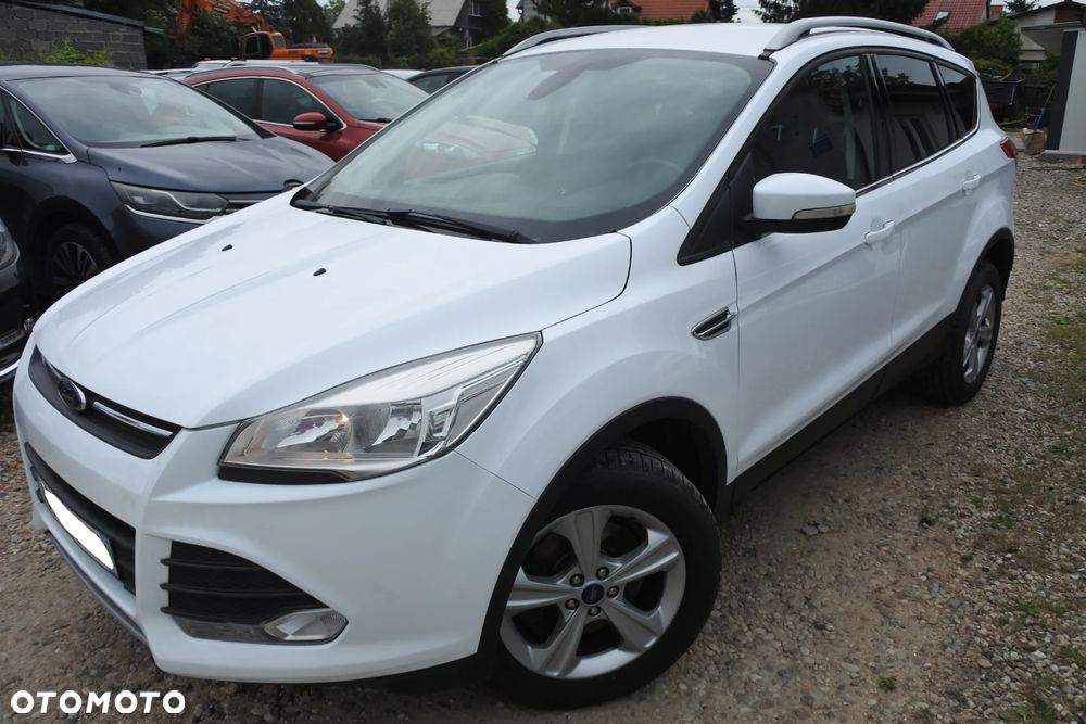 Ford Kuga 2.0 TDCi 2x4 Titanium - 2