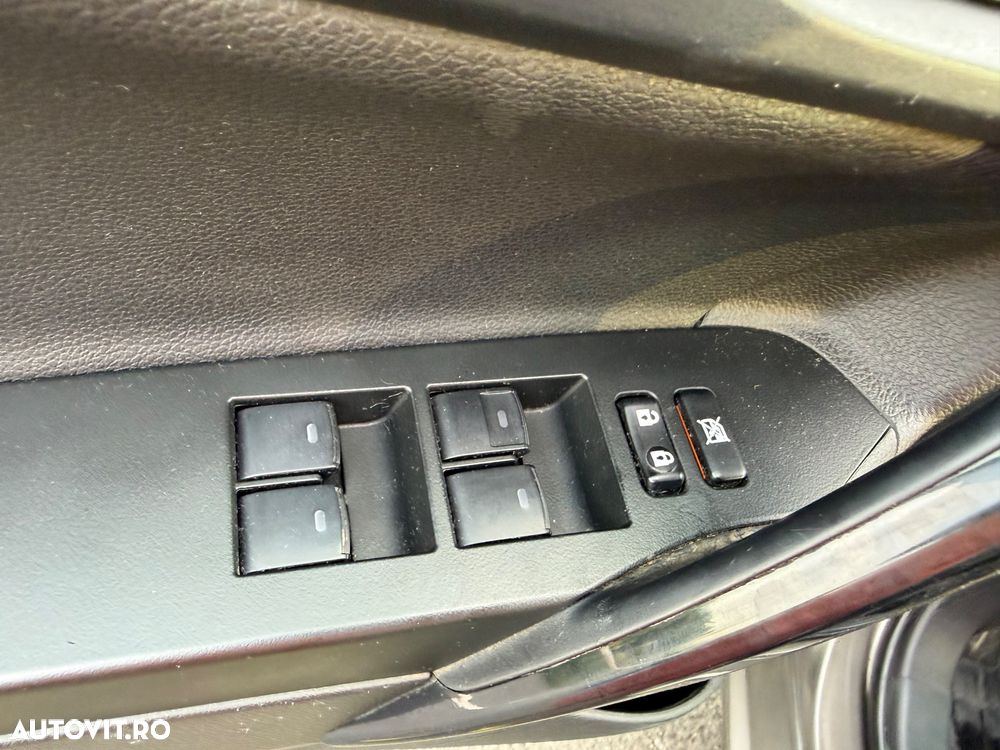 Toyota Auris 1.8 L VVT-i Sol + - 13