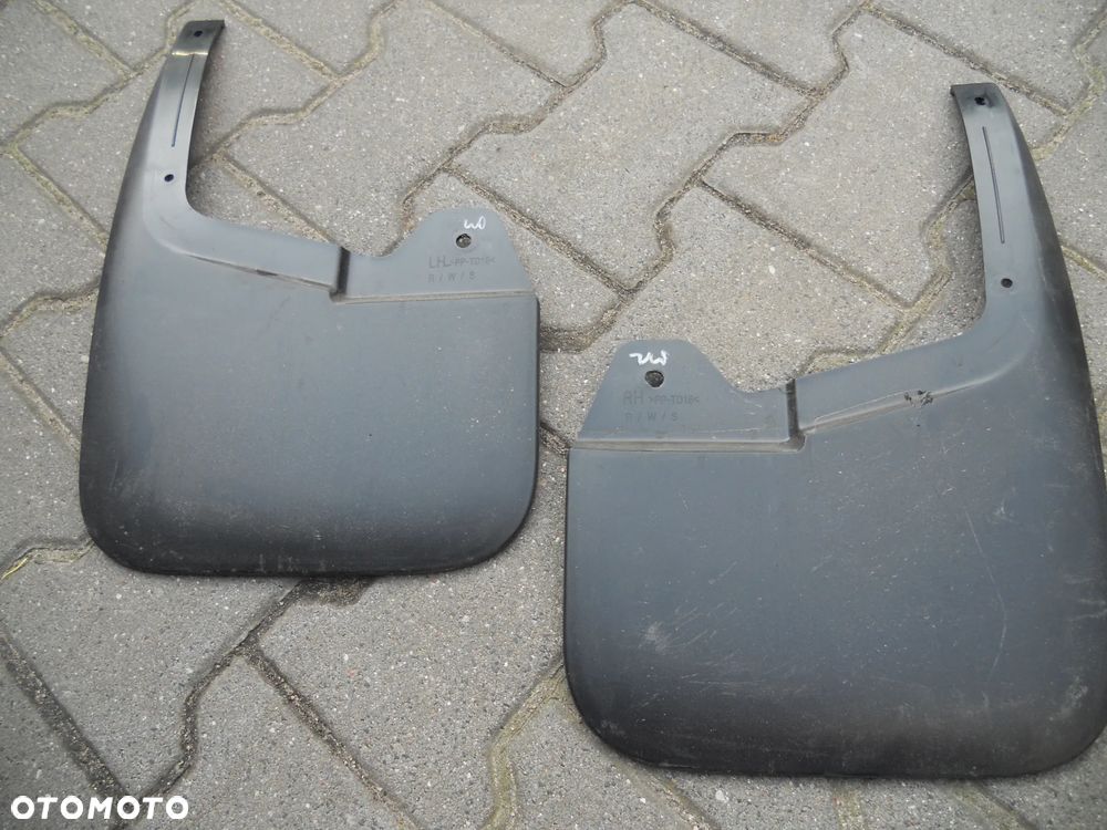 CHLAPACZE oryginalne tylne ISUZU D-max - 2