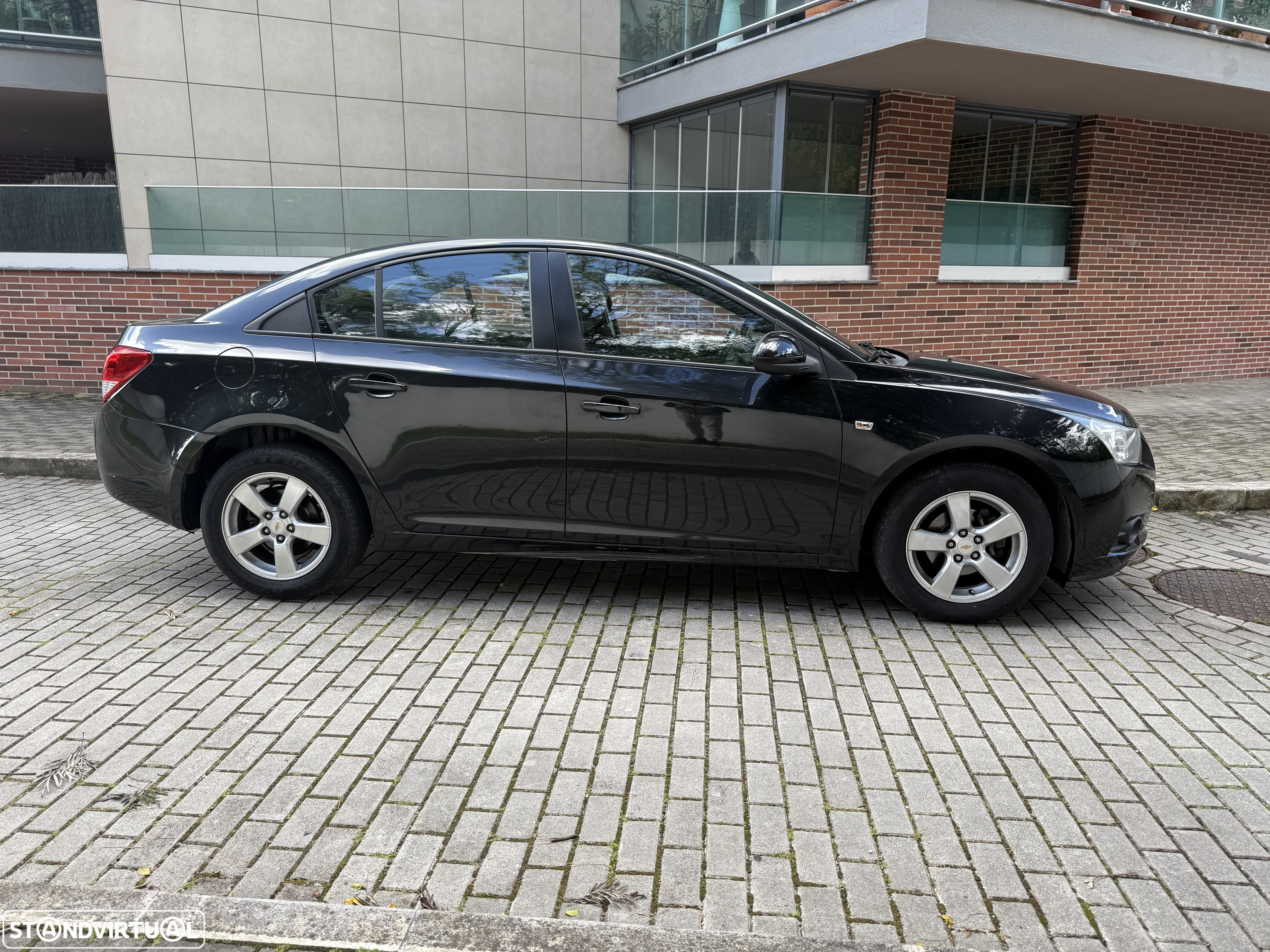Chevrolet Cruze 1.6 LS - 4