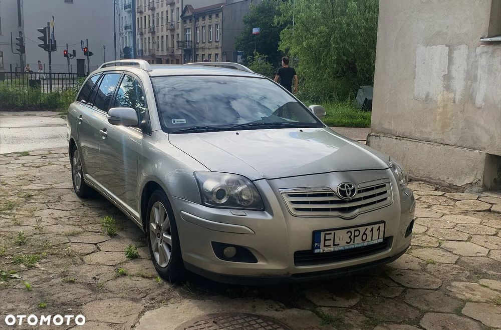 Toyota Avensis 1.8 VVT-i Luna - 2