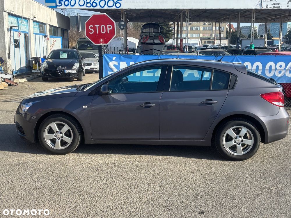 Chevrolet Cruze 1.6 LT - 13