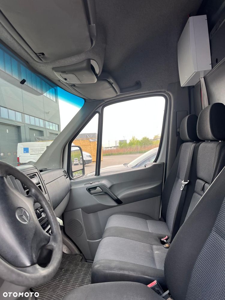Mercedes-Benz SPRINTER - 2