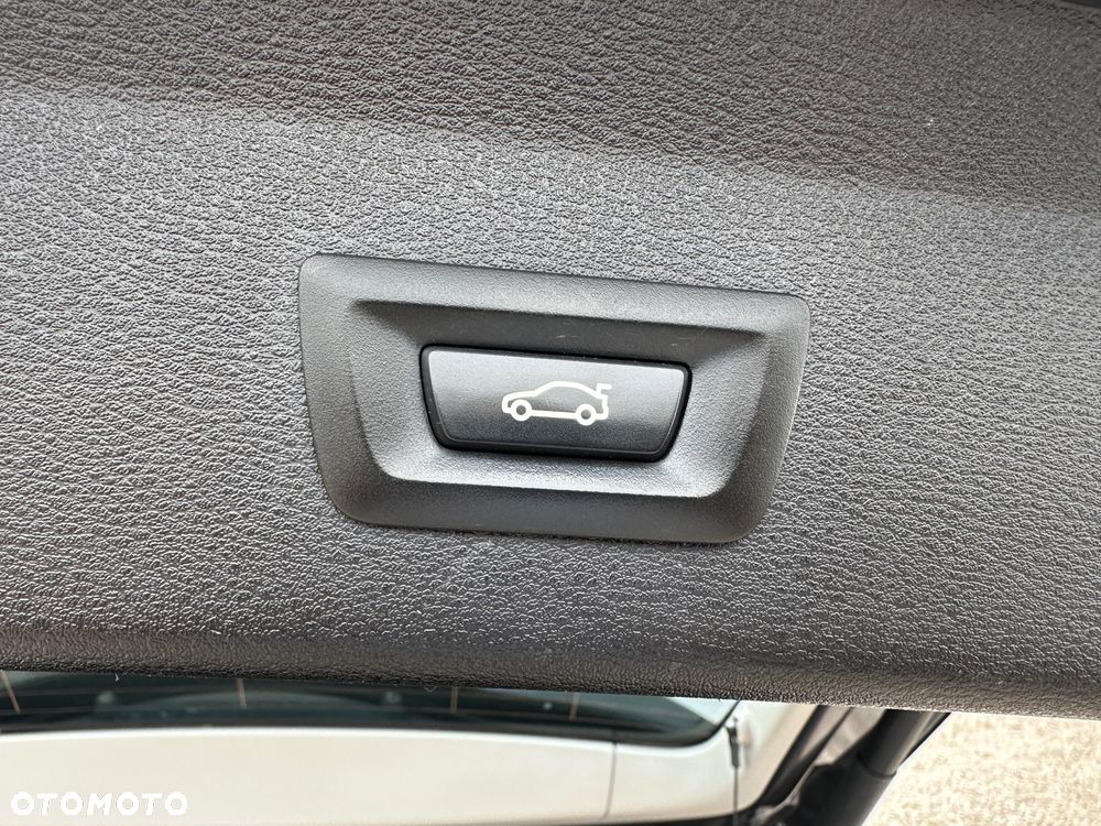 BMW X1 sDrive18d Sport Line - 17
