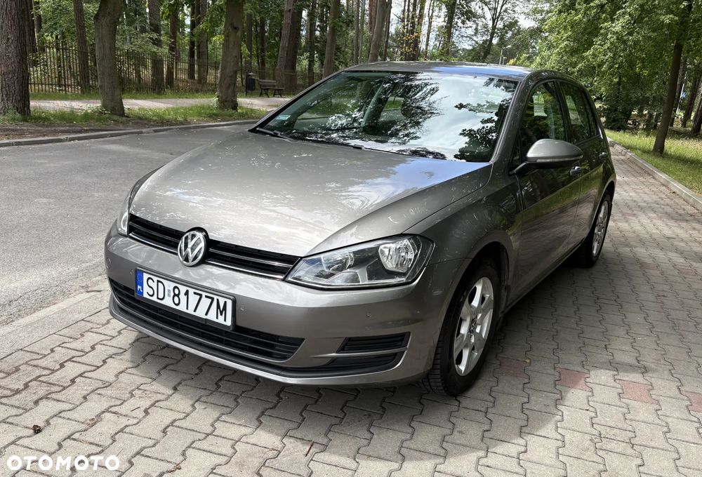 Volkswagen Golf - 1
