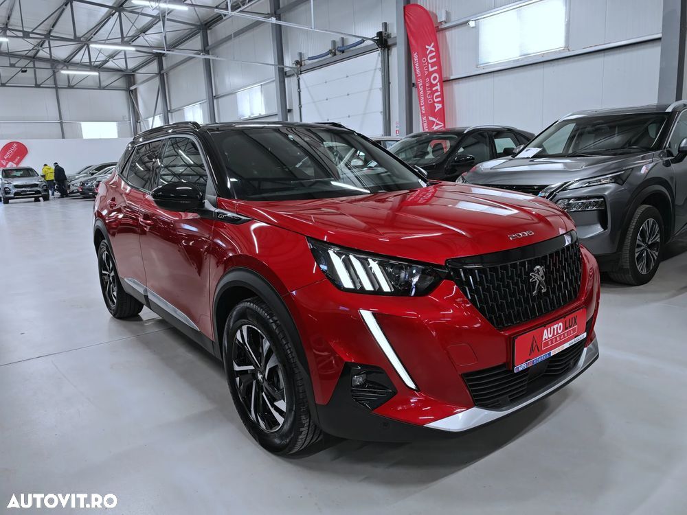 Peugeot 2008 PureTech 130 EAT8 GT - 3