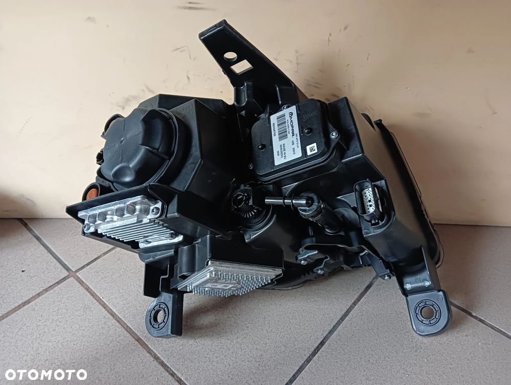 Jeep Grand Cherokee Wk2 Lift Bixenon skretny lewy EUROPA - 2