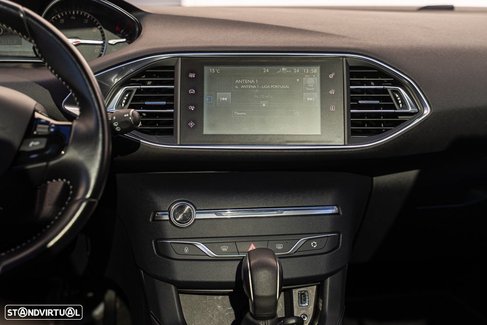 Peugeot 308 SW PureTech 130 EAT6 Stop & Start Allure - 22