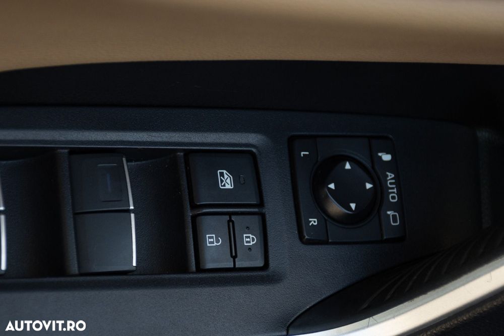 Toyota RAV4 2.5 VVT-iE 4x4 Luxury Premium - 9