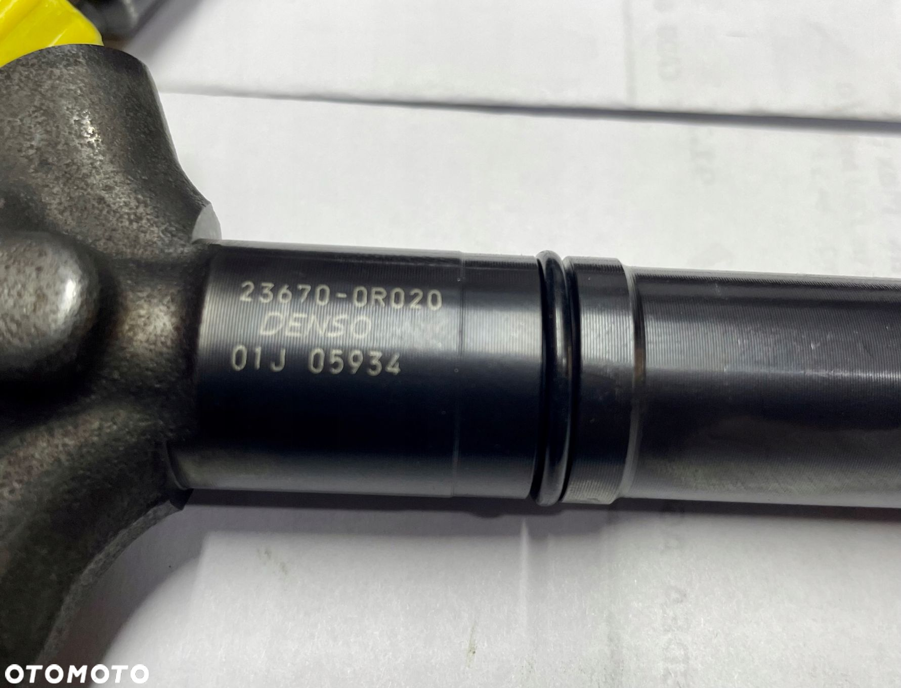 KOMPLET wtryskiwaczy 4 SZT Toyota Avensis 2.2 D4D 23670-0R020 Denso - 2
