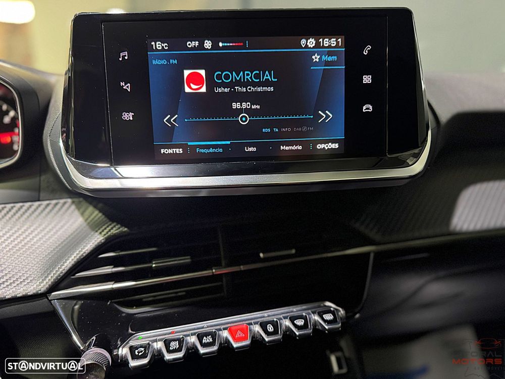 Peugeot 208 1.2 PureTech SE Style - 24