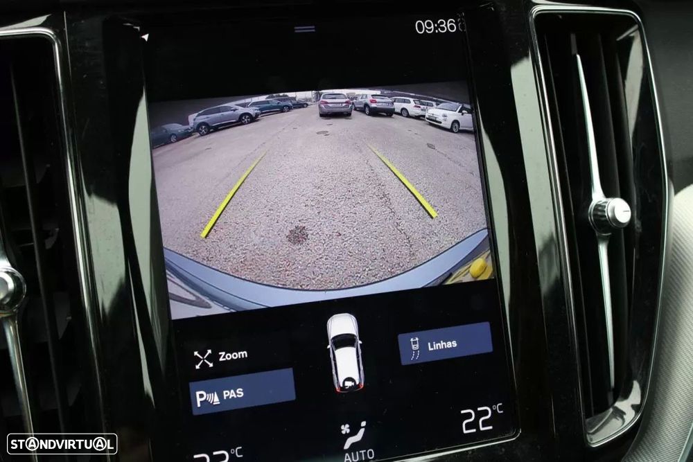 Volvo XC 60 2.0 D4 R-Design Geartronic - 32