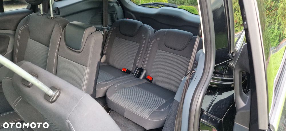 Ford Grand C-MAX - 27