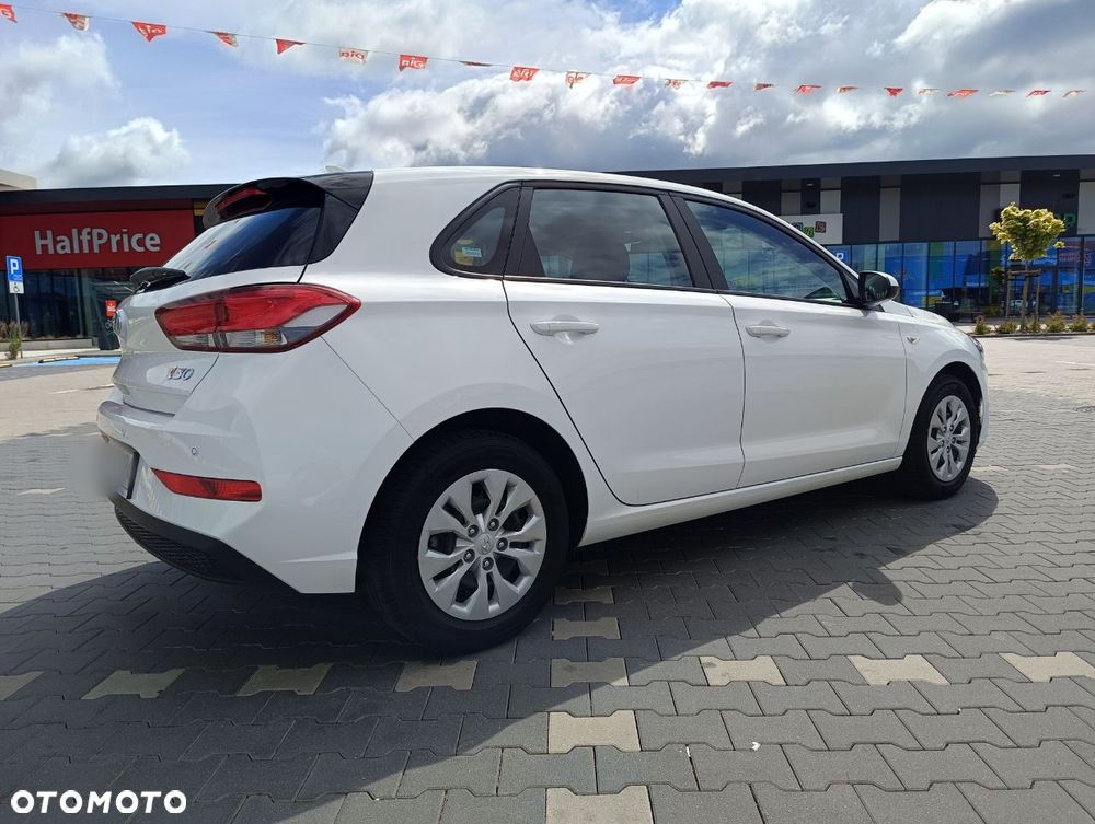 Hyundai i30 1.5 DPI Classic + - 5