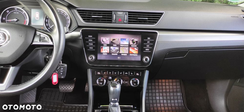 Skoda Superb 2.0 TDI DSG Ambition - 11