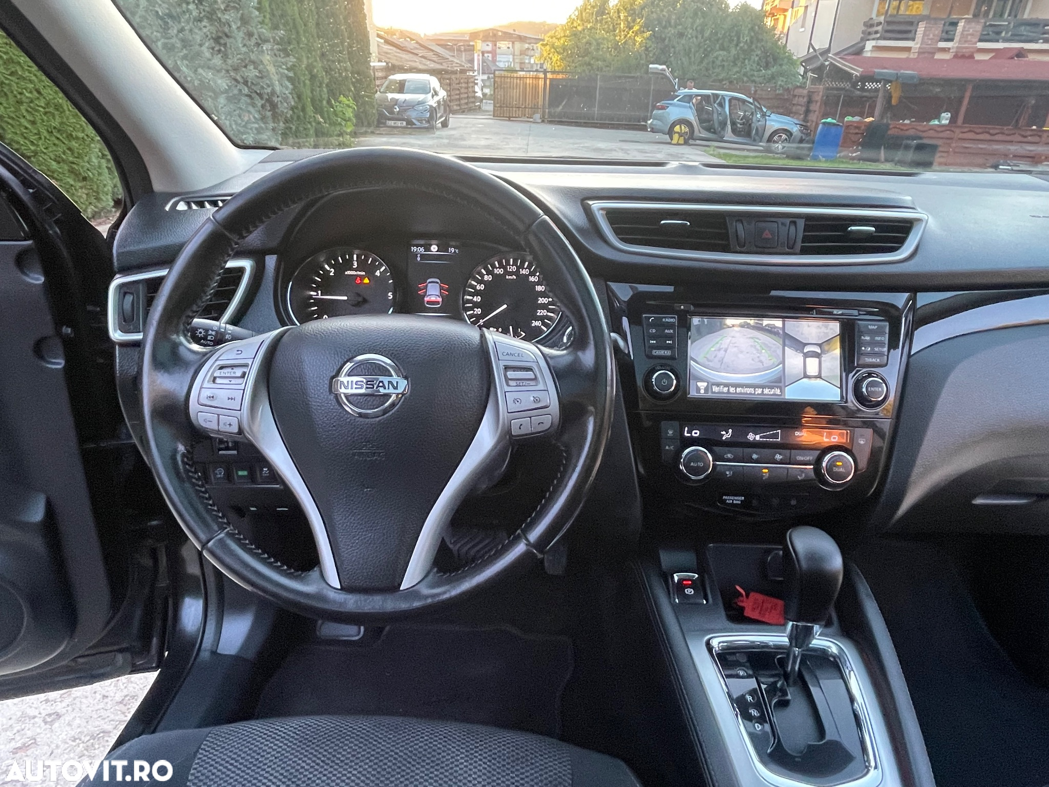 Nissan Qashqai 1.6 DCI Start/Stop X-TRONIC Tekna - 22