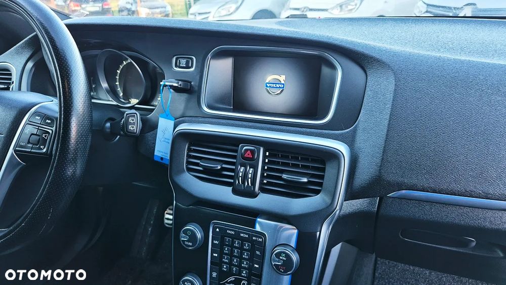 Volvo V40 T3 R-Design Summum - 37