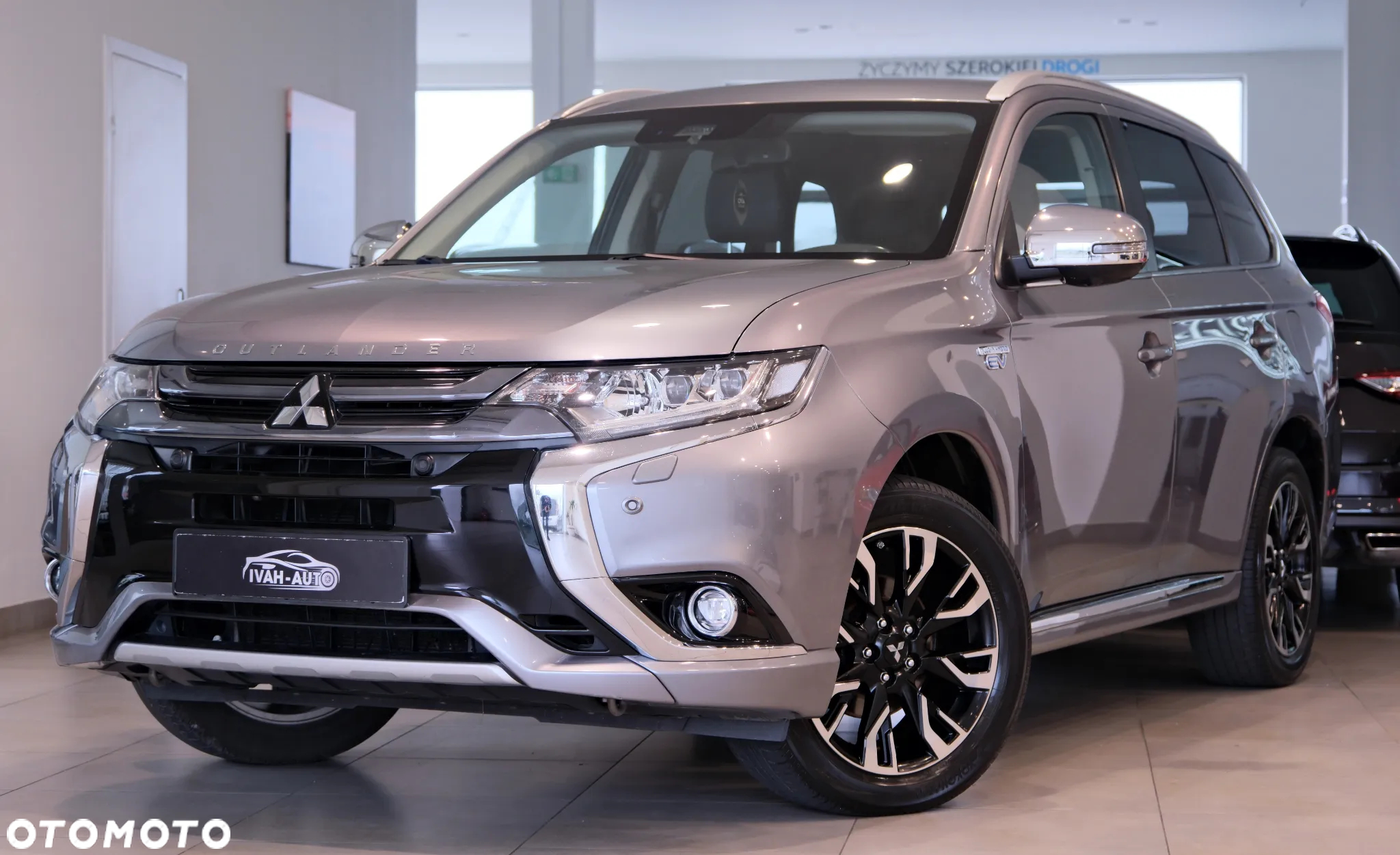 Mitsubishi Outlander 2.0 4WD Plug-In Hybrid - 18