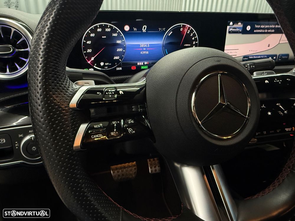 Mercedes-Benz A 250 Limousine e 8G-DCT AMG Line - 29