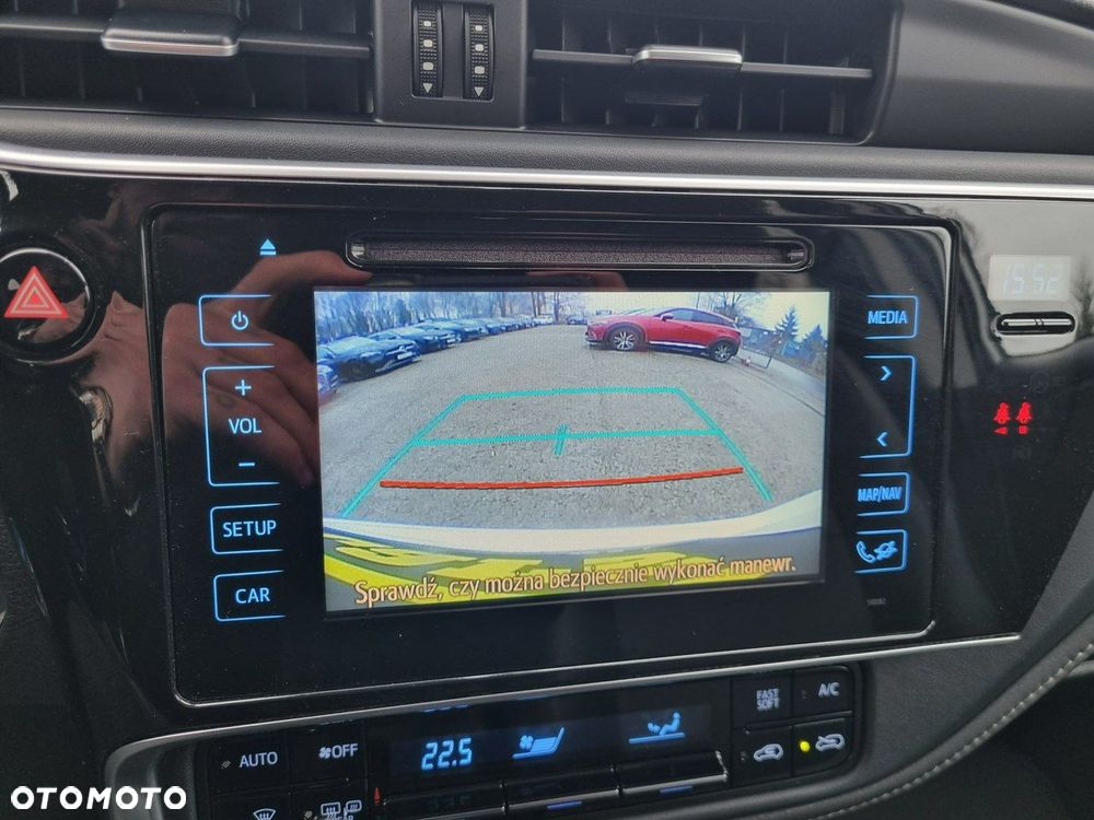 Toyota Auris Hybrid 135 Prestige - 19