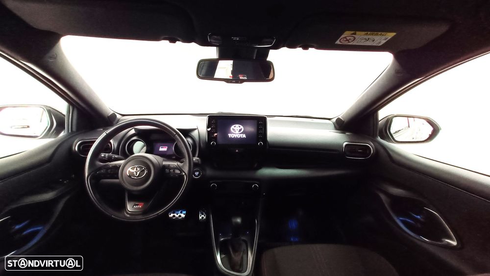 Toyota Yaris - 8