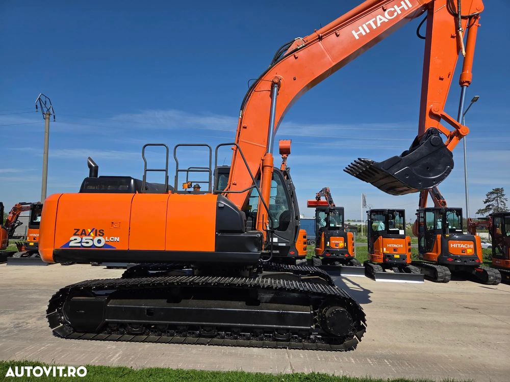 Hitachi ZX250LCN-6, 2020, 9.449h, 27,3t, cupa 1,55mc, Ingust latime 2,99m, camera spate, camere laterale, inst picon, consum mediu 9,8l/h, ridica 13t, motor Isuzu 173CP, 3 pompe hidr HITACHI, 3 camere, produs in JAPONIA, leasing 4 ani-PROMOTIE 68.900 EUR+tva - 14